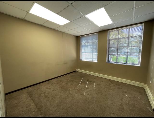 498.50M² OFFICE TO LET IN BRYANSTON